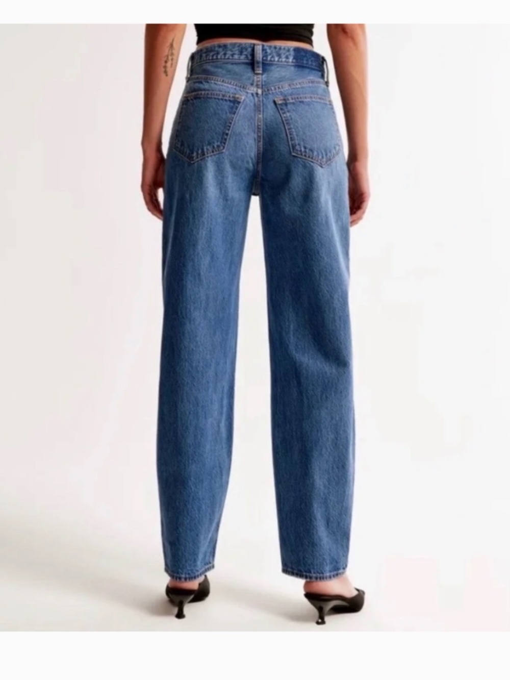 NWT Abercrombie & Fitch High Rise Taper Jeans Blue Medium Wash Size 8 Short - Picture 2 of 13